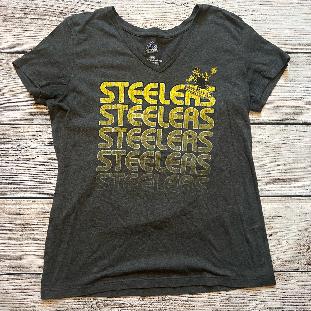 Pittsburgh Steelers NFL Logo Graphic V-neck Short Sleeve Shirt Top Womens Size M